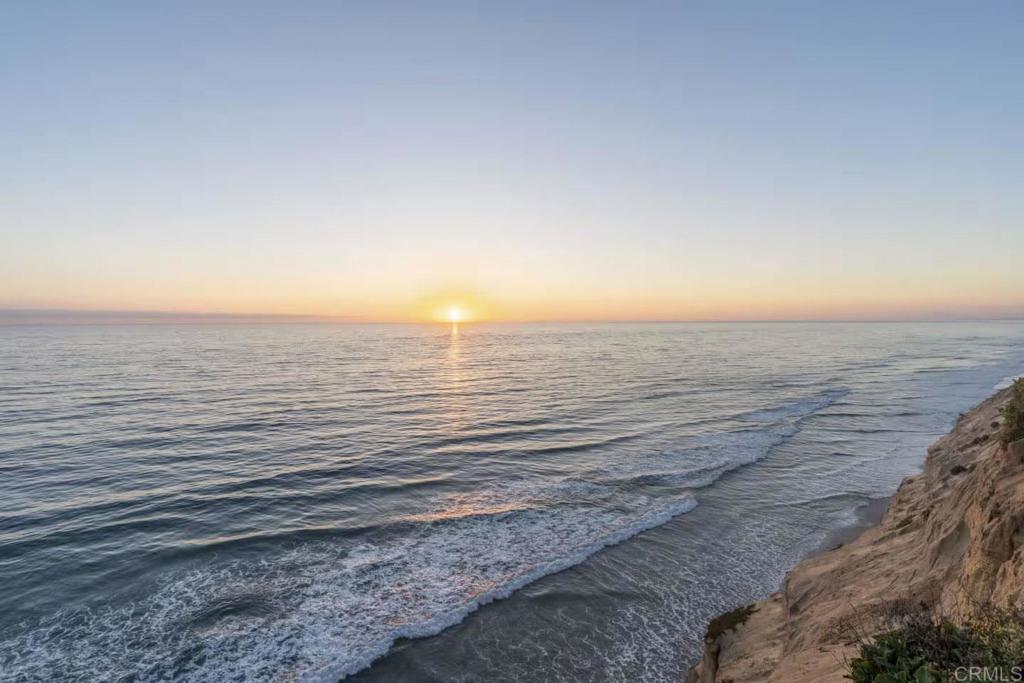 A property available for sale at 498 Neptune, Encinitas, CA 92024.