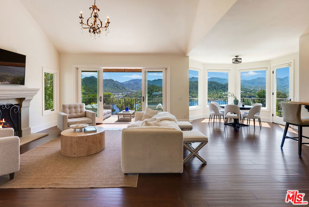 A property available for sale at 548 Cricketfield Court, Lake Sherwood, CA 91361.