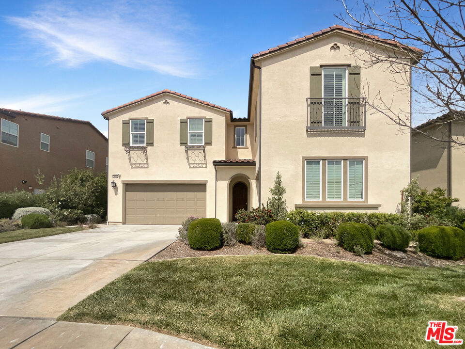A property available for sale at 19033 Graham Lane, Santa Clarita, CA 91350.