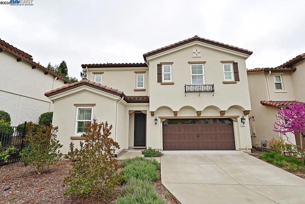 A property available for sale at 13 Kendall Cir, Moraga, CA 94556.