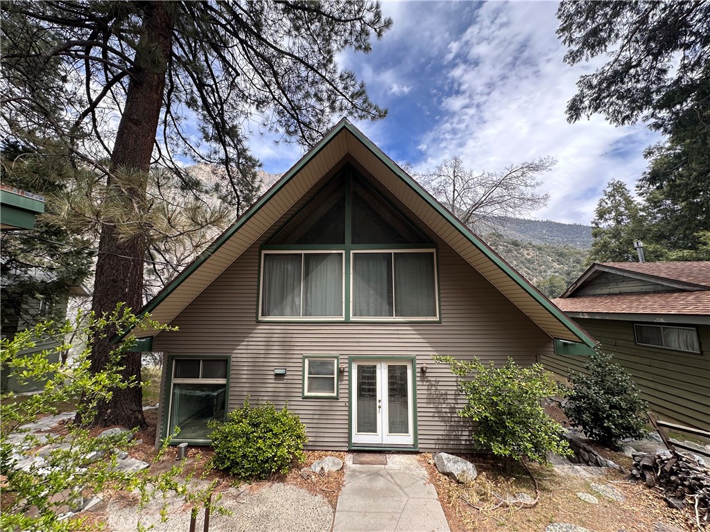 A property available for sale at 39500 Canyon Drive, Forest Falls, CA 92339.