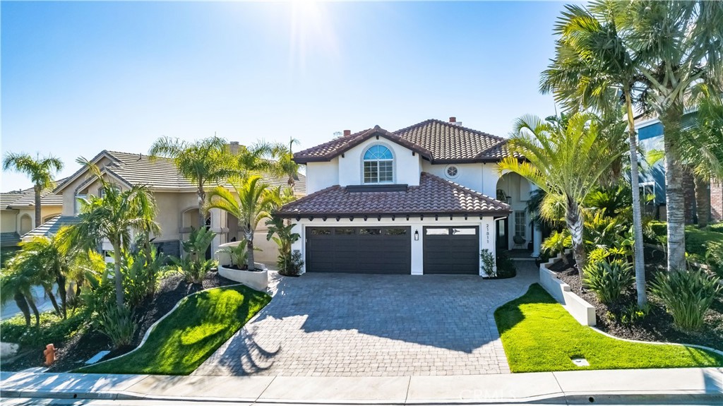 A property available for sale at 21811 Via Del Lago, Trabuco Canyon, CA 92679.