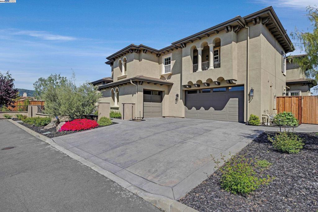 A property available for sale at 5719 Dimas Ct, Pleasanton, CA 94566.