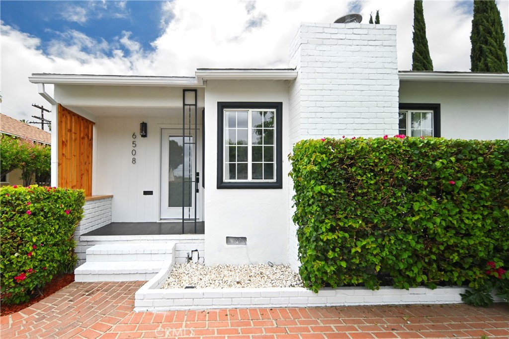 A property available for sale at 6508 Blewett Avenue, Lake Balboa, CA 91406.