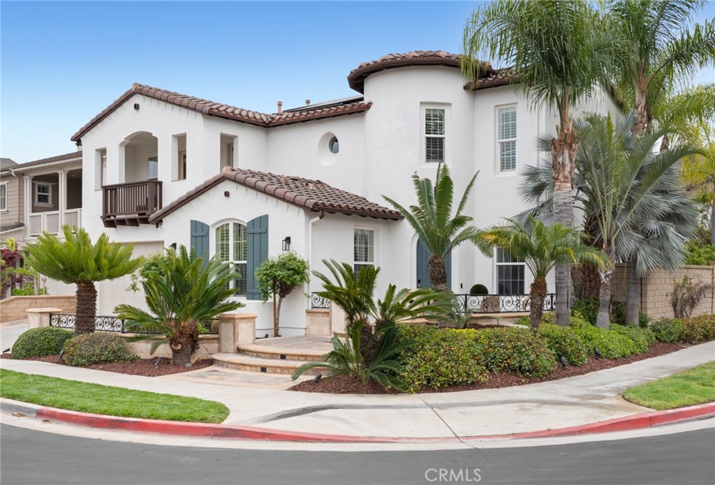 A property available for sale at 1934 W Red Fox Road, Santa Ana, CA 92704.