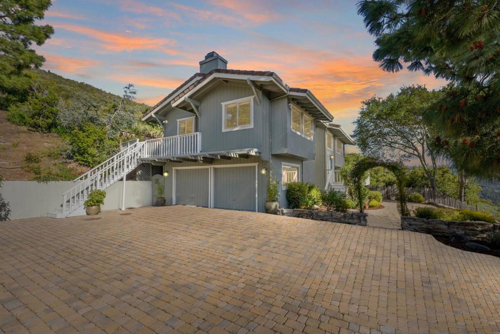 A property available for sale at 31475 Via Las Rosas, Carmel Valley, CA 93924.