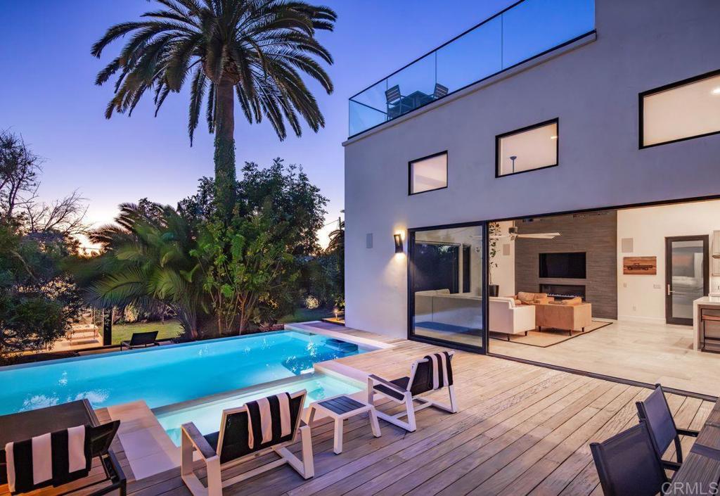 A property available for sale at 1326 28 Rainbow Ridge Ln, Encinitas, CA 92024.