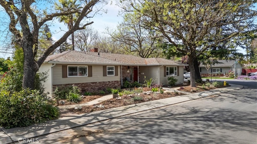 A property available for sale at 1116 Wellington Drive, Modesto, CA 95350.