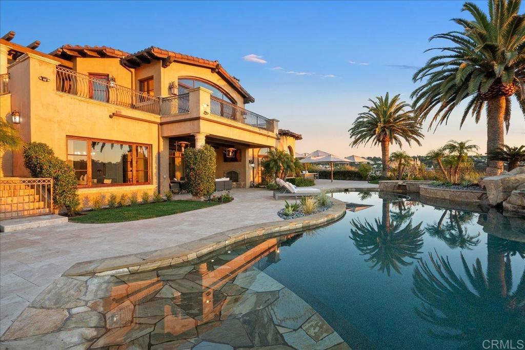 A property available for sale at 5015 Rancho Quinta Bend, San Diego, CA 92130.