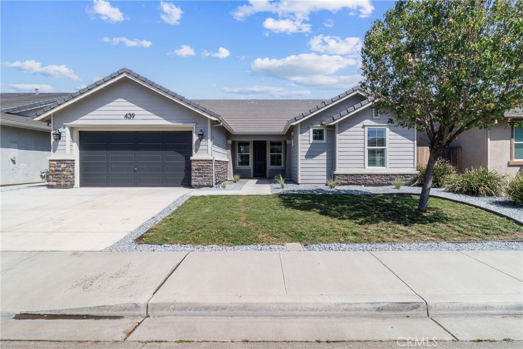 A property available for sale at 439 Northampton Way, Newman, CA 95360.
