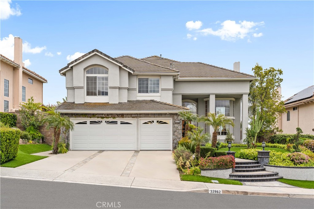 A property available for sale at 32962 Pinnacle Drive, Trabuco Canyon, CA 92679.