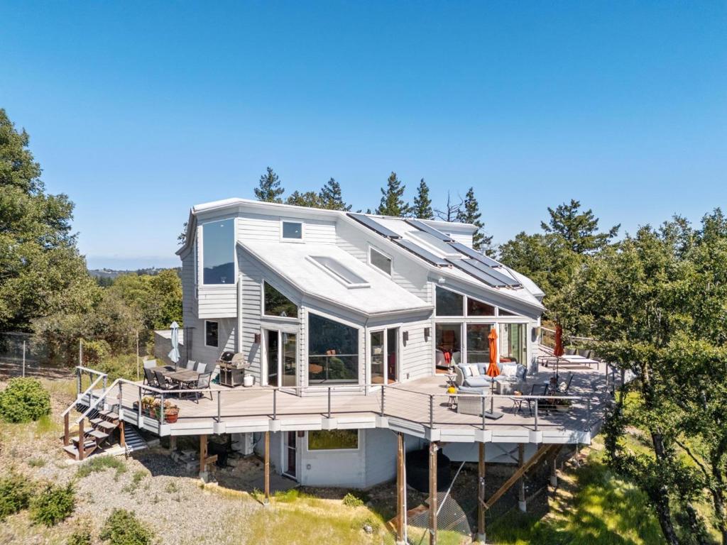 A property available for sale at 18474 Grizzly Rock Road, Los Gatos, CA 95033.