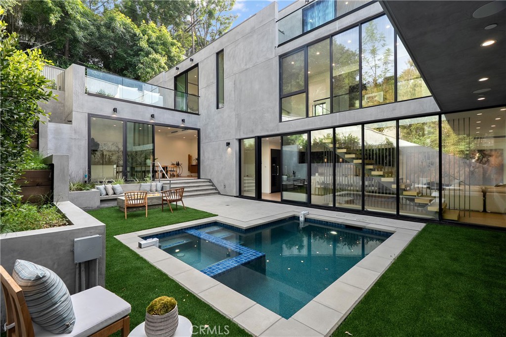 A property available for sale at 3670 Buena Park Drive, Studio City, CA 91604.