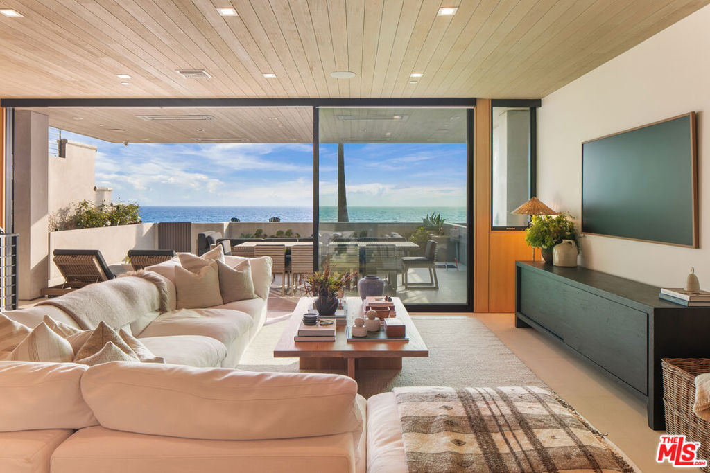 A property available for sale at 4016 The Strand, Manhattan Beach, CA 90266.