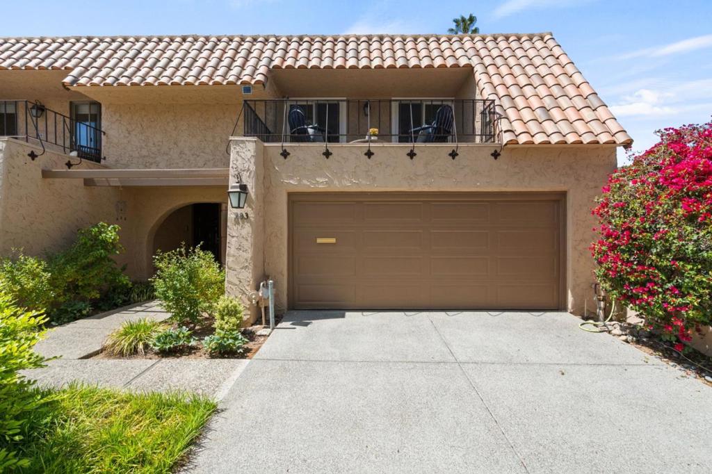A property available for sale at 283 Casitas Bulevar, Los Gatos, CA 95032.