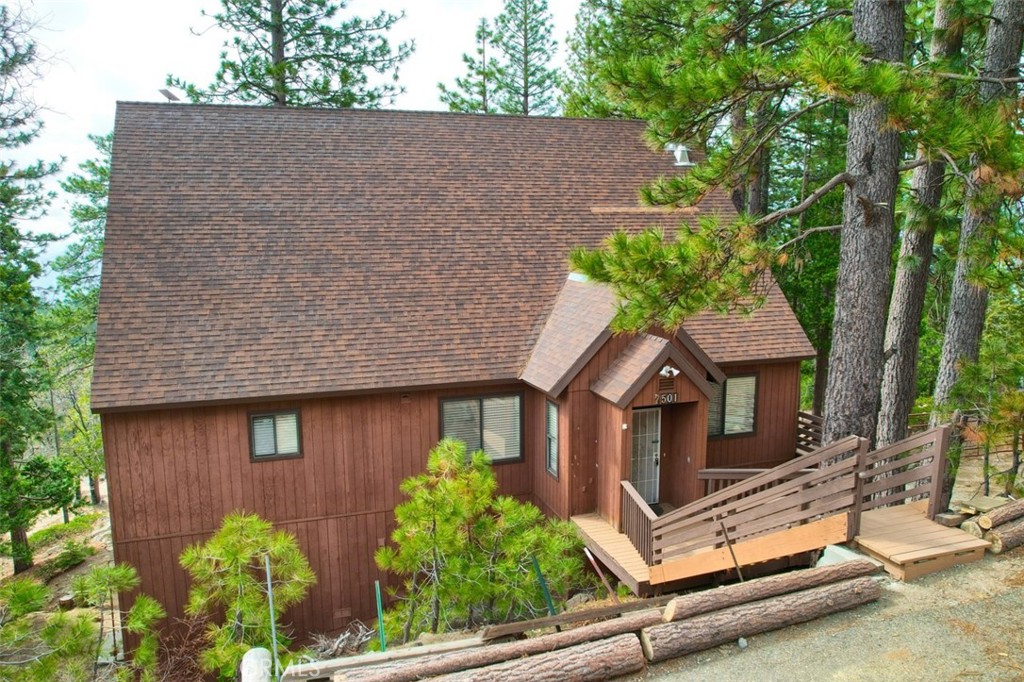A property available for sale at 7501 7503 Yosemite Park Way, Yosemite, CA 95389.