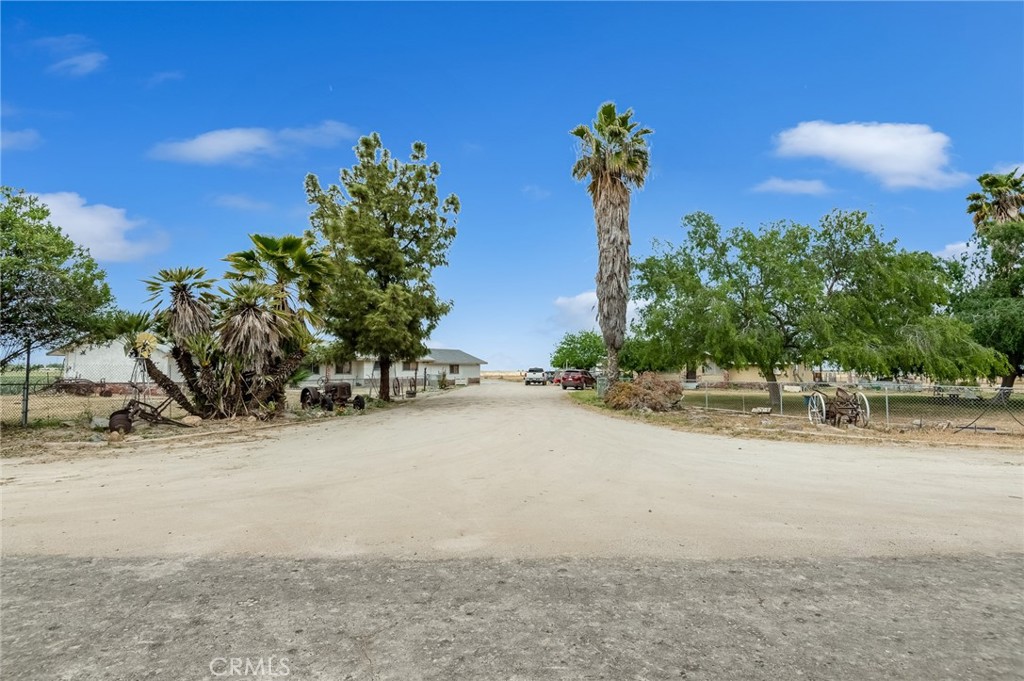 A property available for sale at 4306 Avenue 50, Alpaugh, CA 93201.
