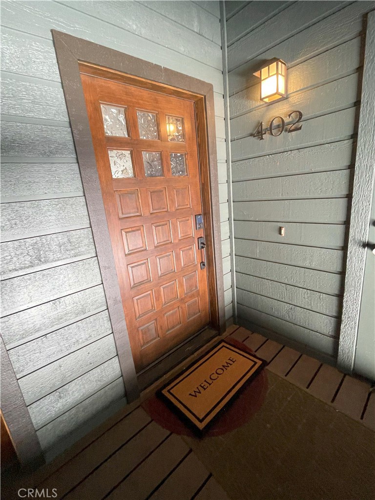 A property available for sale at 402 Snowcreek Road 402, Mammoth Lakes, CA 93546.