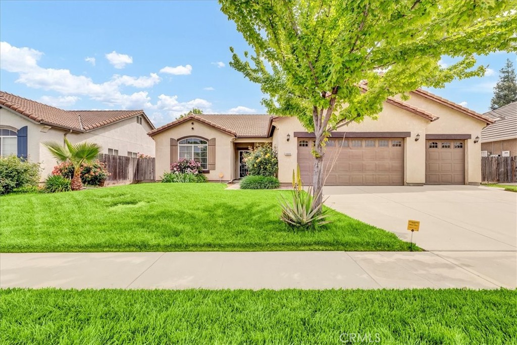 A property available for sale at 3000 S Arkle Street, Visalia, CA 93292.