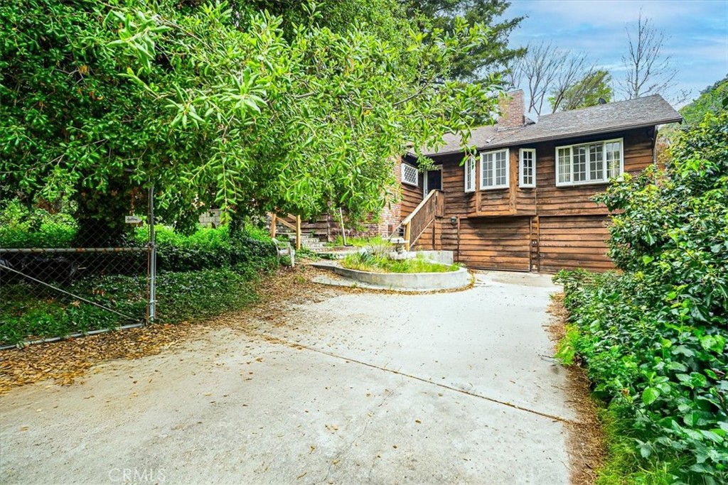 A property available for sale at 419 Lytle Lane, Lytle Creek, CA 92358.
