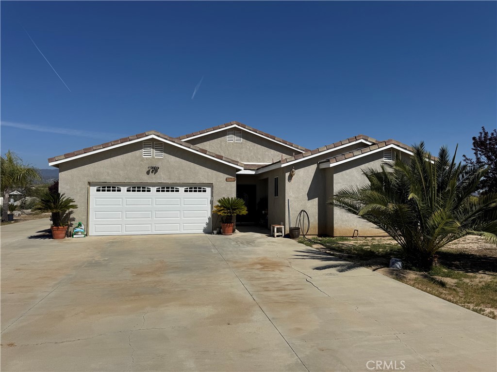 A property available for sale at 39600 Calle Gayube, Hemet, CA 92544.