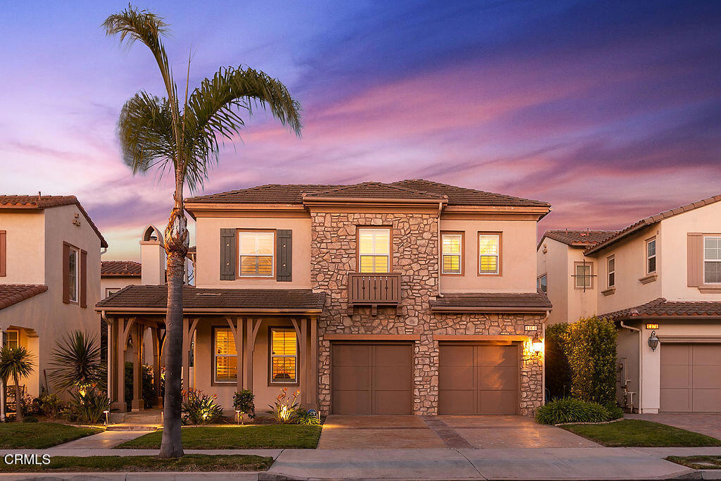 A property available for sale at 1464 Twin Tides Place, Oxnard, CA 93035.
