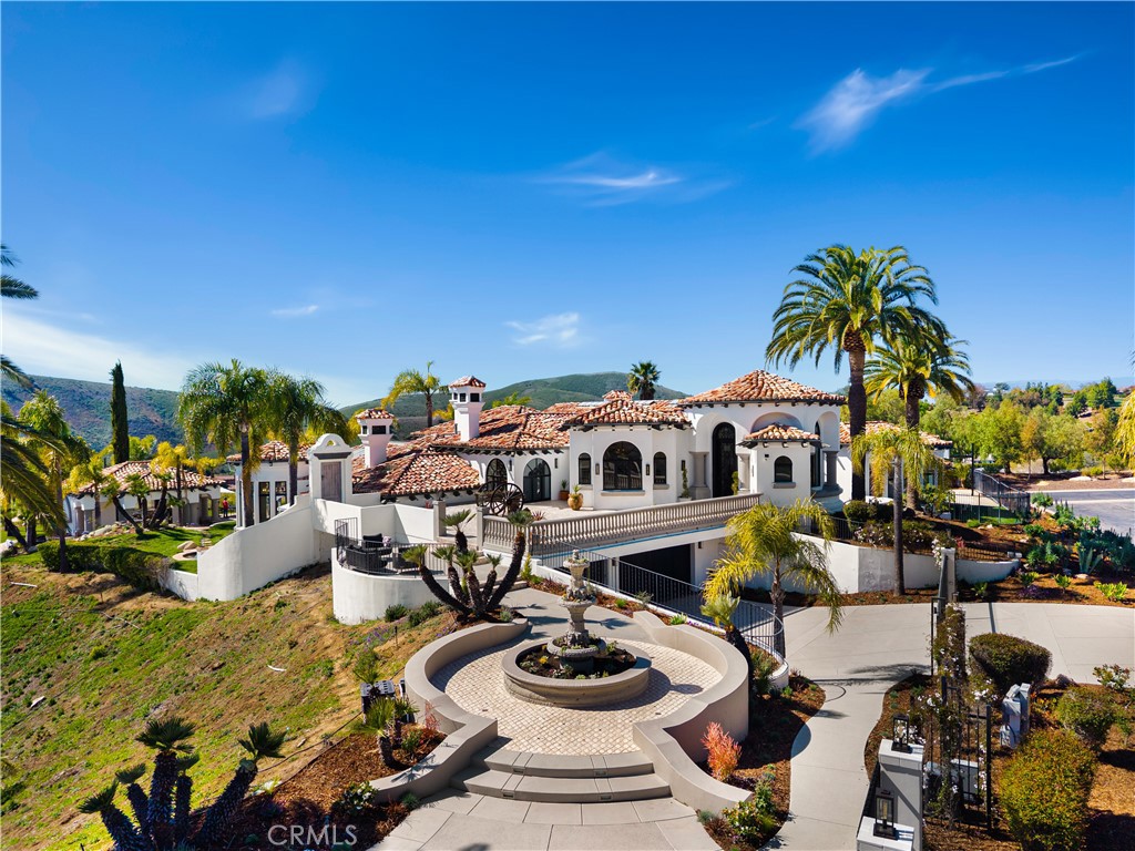 A property available for sale at 1090 Vista Ridge Lane, Westlake Village, CA 91362.