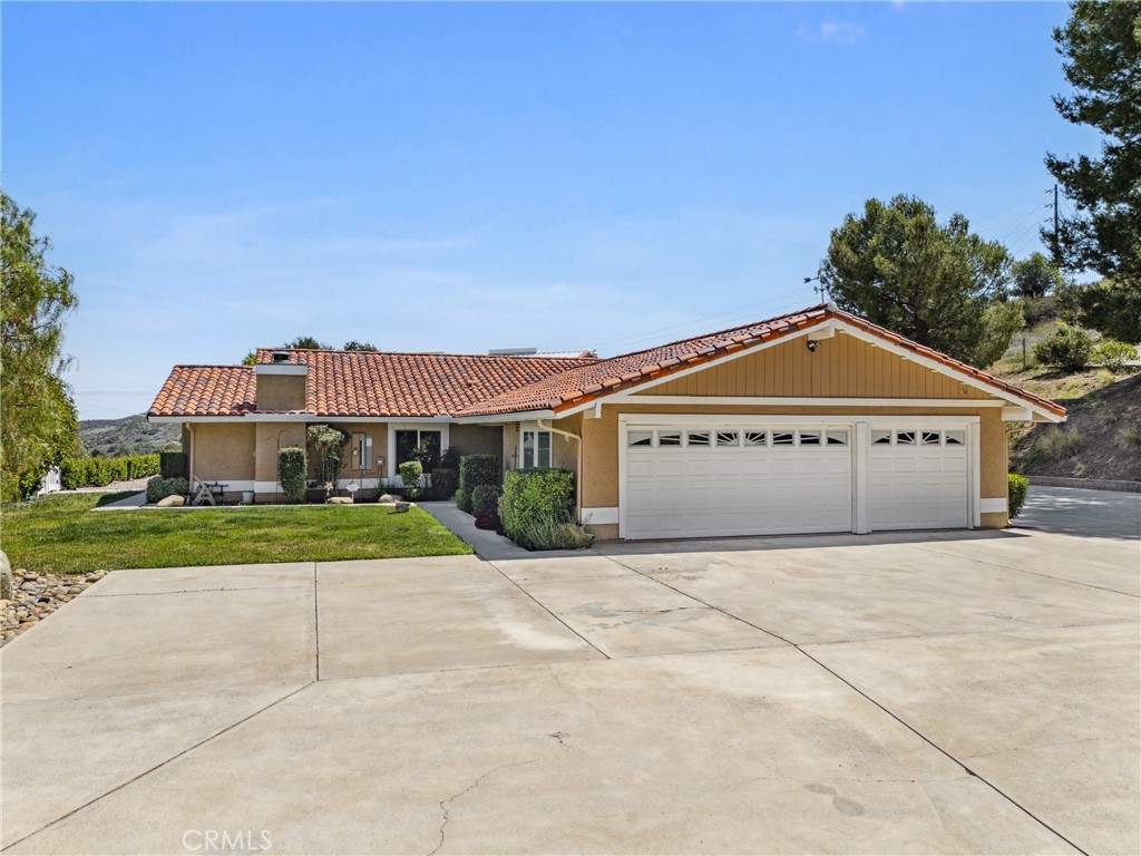 A property available for sale at 30120 Hasley Canyon Road, Castaic, CA 91384.