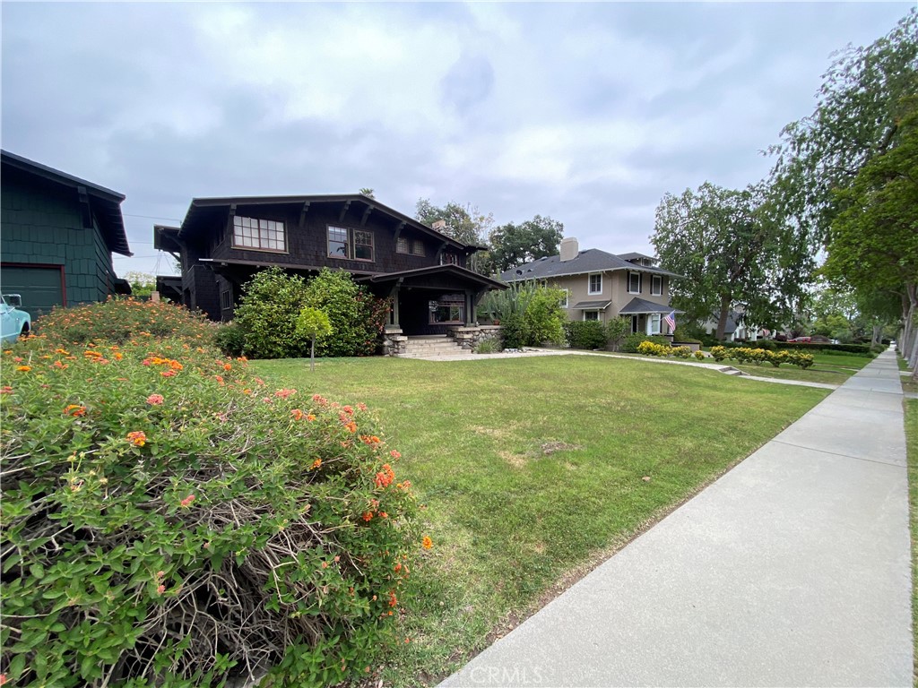 A property available for sale at 168 Highland Place, Monrovia, CA 91016.