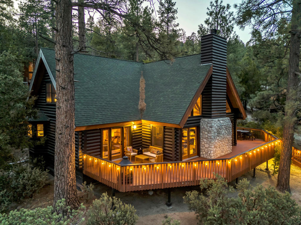 A property available for sale at 25607 Cedar Glen Drive, Idyllwild, CA 92549.