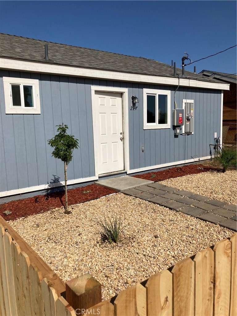 A property available for sale at 227 S Magnolia Avenue, Farmersville, CA 93223.