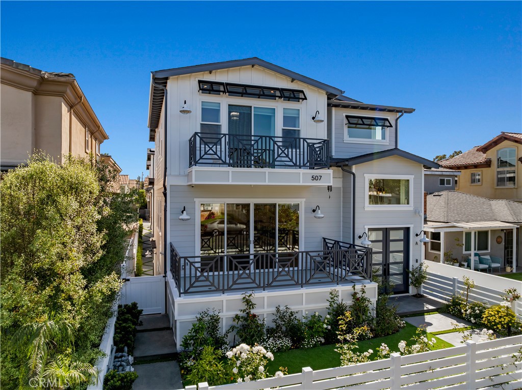 A property available for sale at 507 N Maria Avenue A, Redondo Beach, CA 90277.