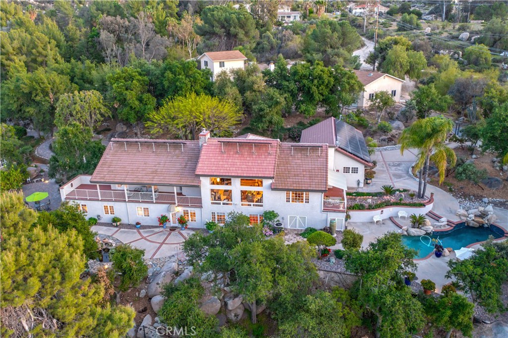 A property available for sale at 27995 Hemet Street, Hemet, CA 92544.