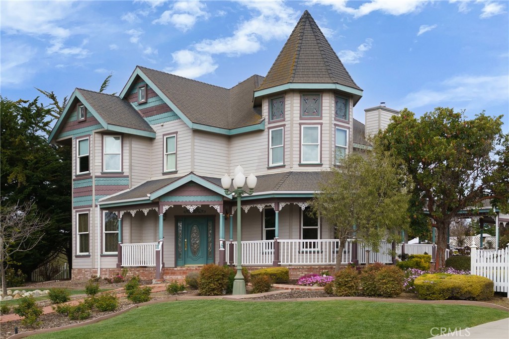 A property available for sale at 4527 Kapalua Drive, Santa Maria, CA 93455.