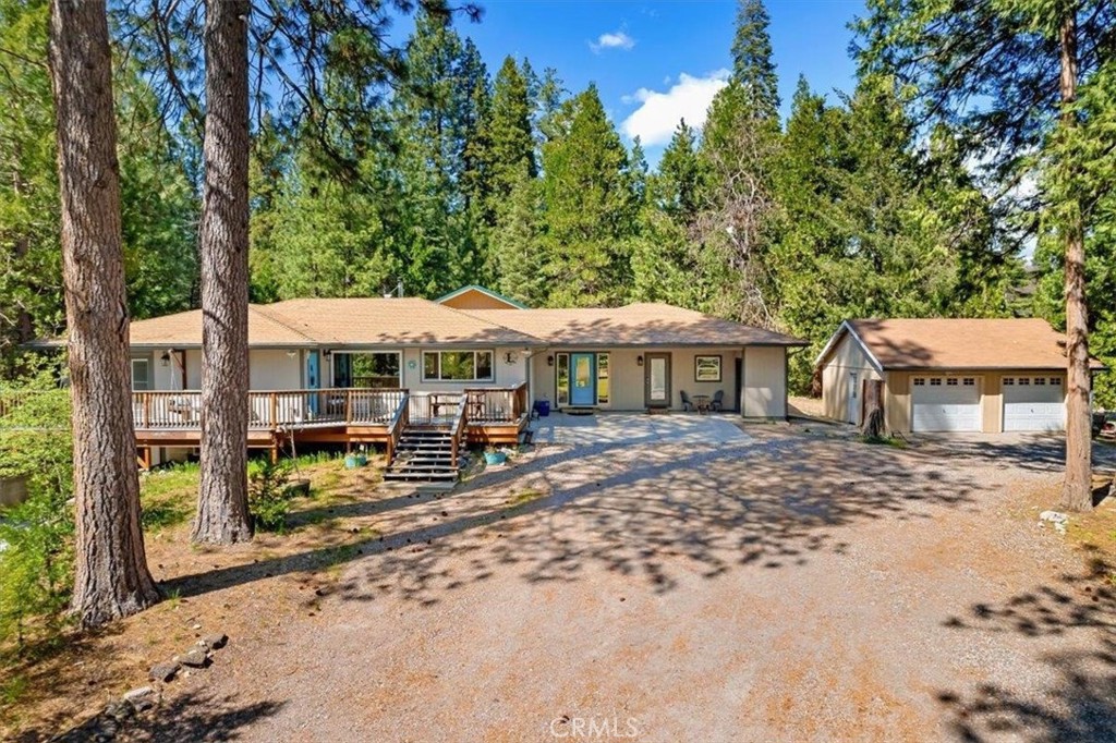A property available for sale at 1007 Schilling Way, Mount Shasta, CA 96067.