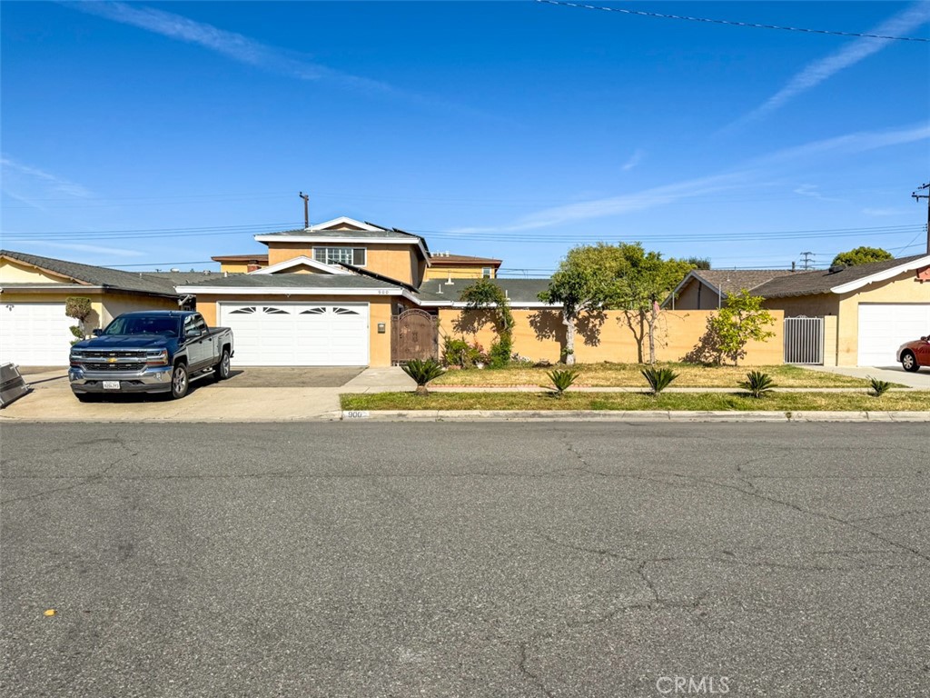 A property available for sale at 900 S Hayward Street, Anaheim, CA 92804.
