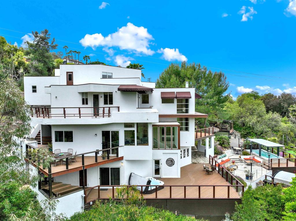 A property available for sale at 1710 Via Allondra, San Marcos, CA 92078.