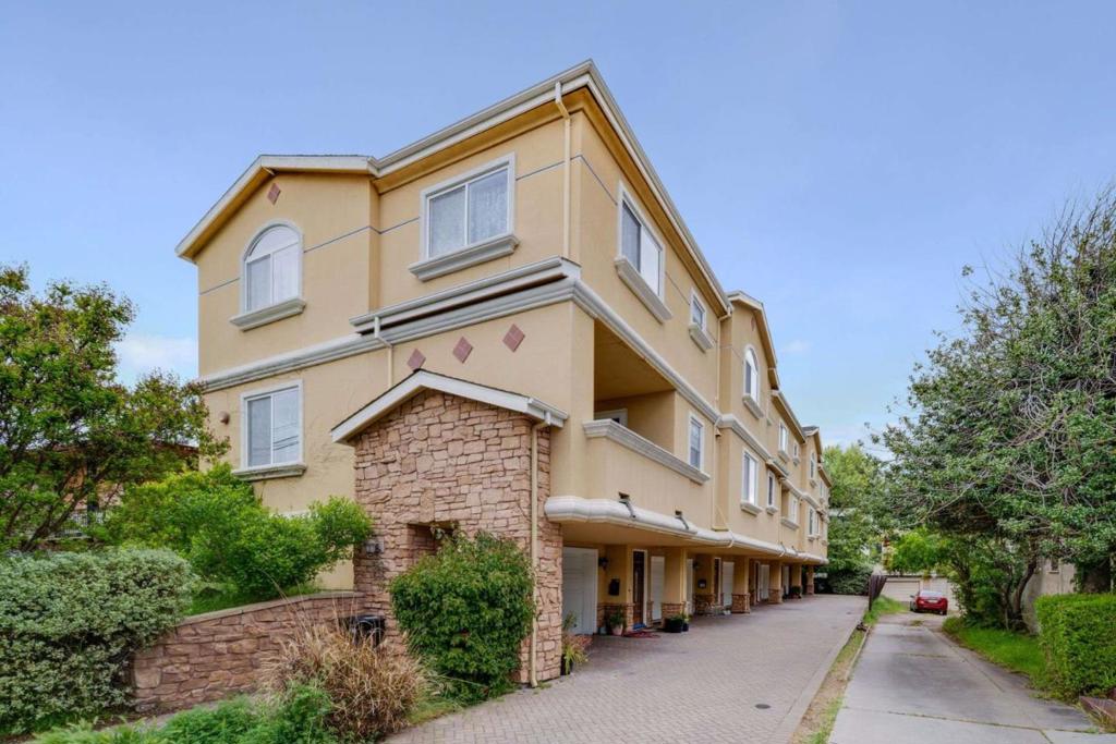 A property available for sale at 537 Elm Street, San Carlos, CA 94070.