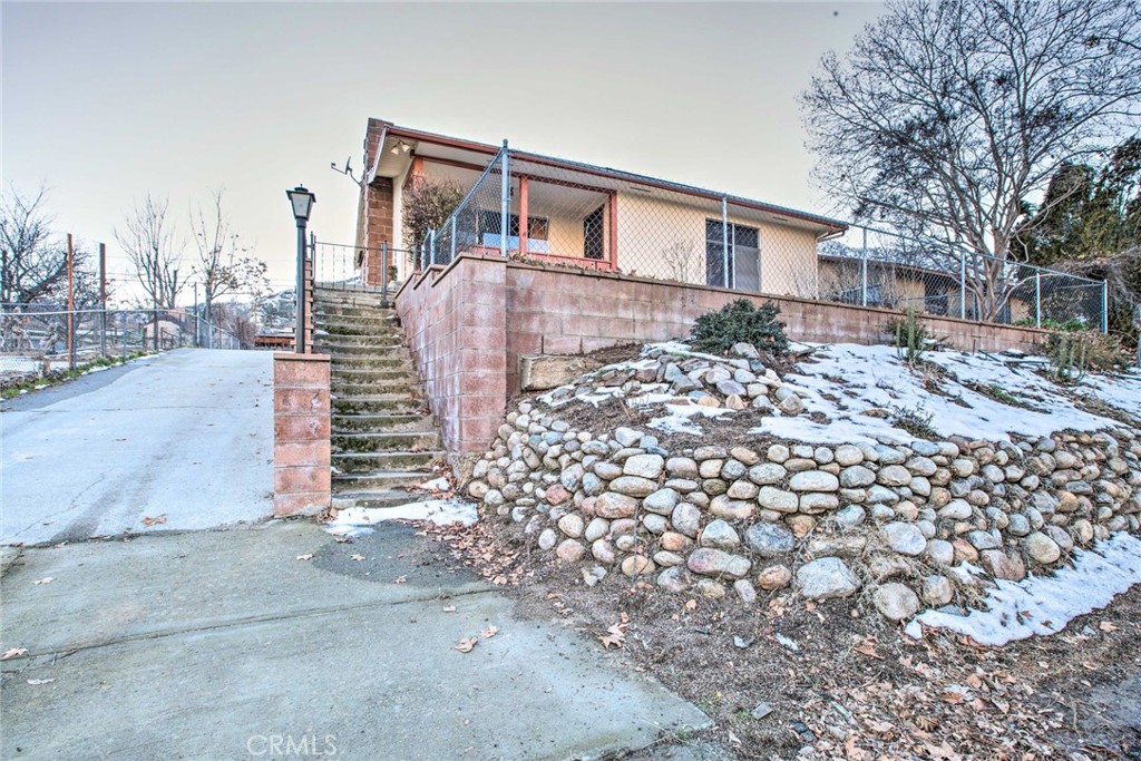 A property available for sale at 255 Sirretta Street, Kernville, CA 93238.