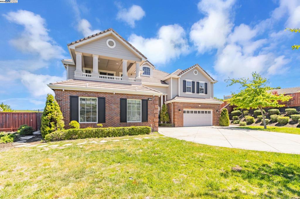 A property available for sale at 548 Wycombe Ct, San Ramon, CA 94583.