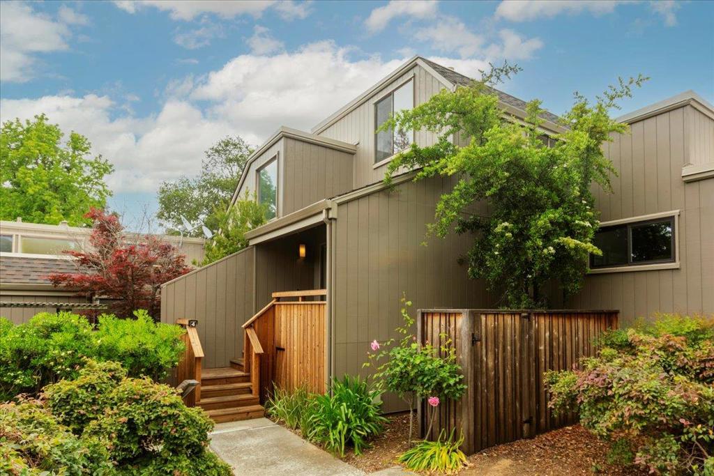 A property available for sale at 4 Farm Road, Los Altos, CA 94024.
