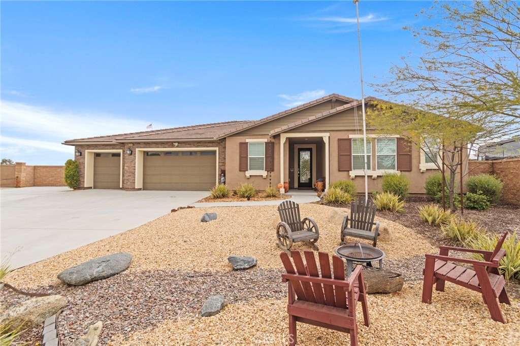 A property available for sale at 30404 Canyon Point Circle, Menifee, CA 92584.
