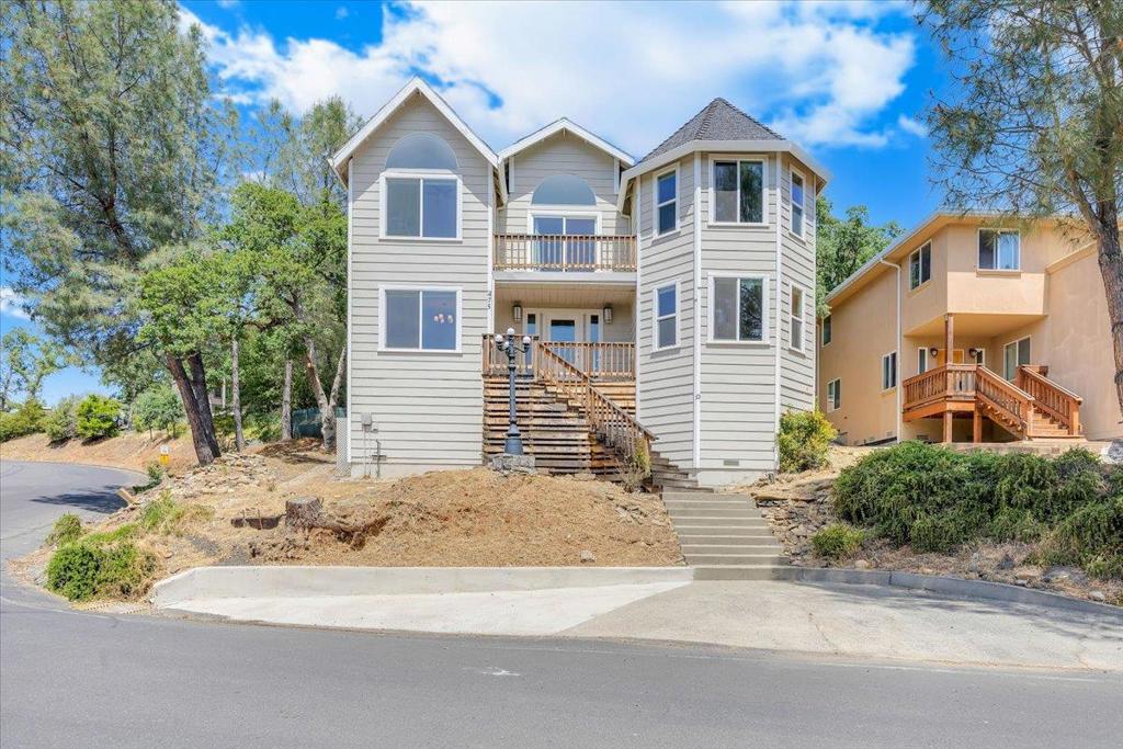 A property available for sale at 475 Sunrise Road, Copperopolis, CA 95228.