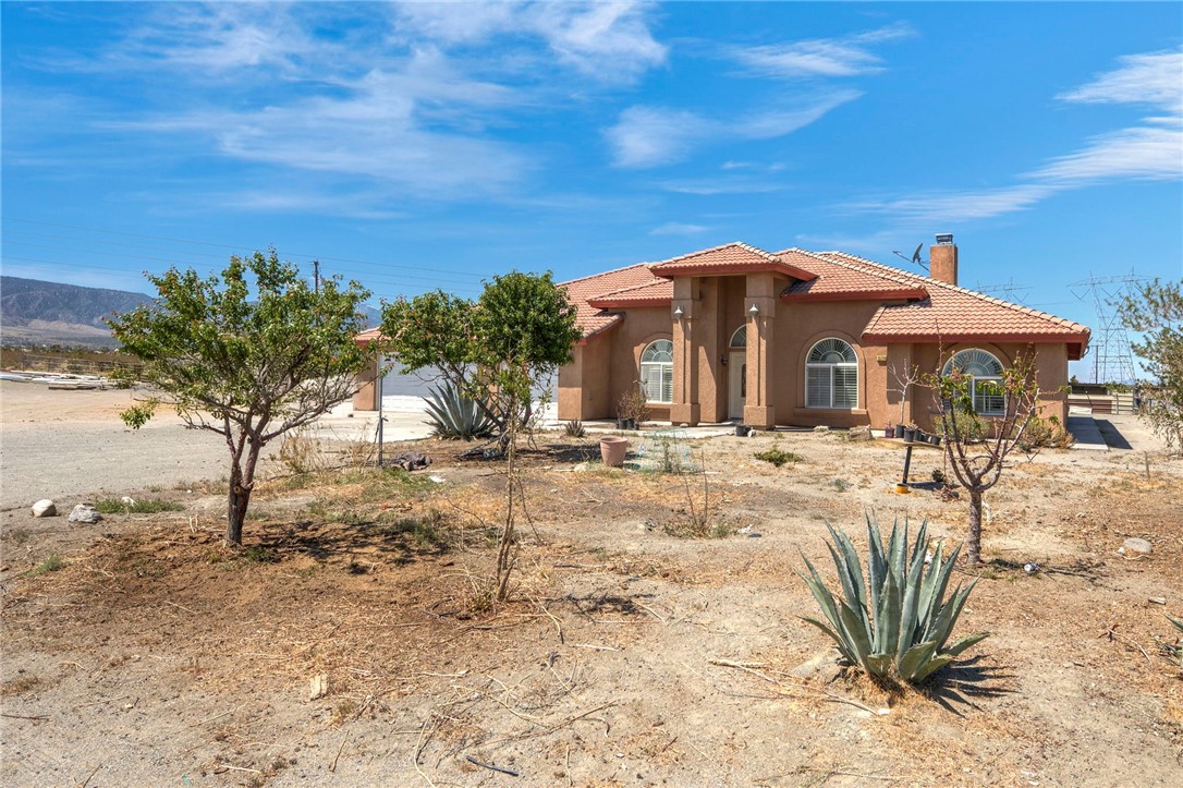 A property available for sale at 13724 Arena Rd, Pinon Hills, CA 92372.