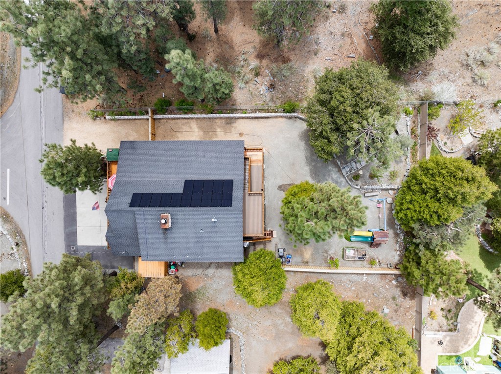 A property available for sale at 5668 Oak Street, Wrightwood, CA 92397.