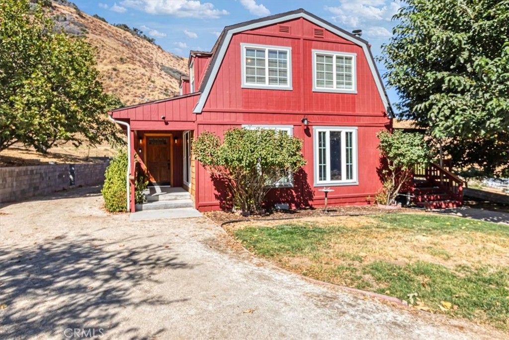 A property available for sale at 3005 Lebec Oaks Road, Lebec, CA 93243.