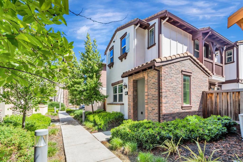 A property available for sale at 3168 Via Siena Place, Santa Clara, CA 95051.