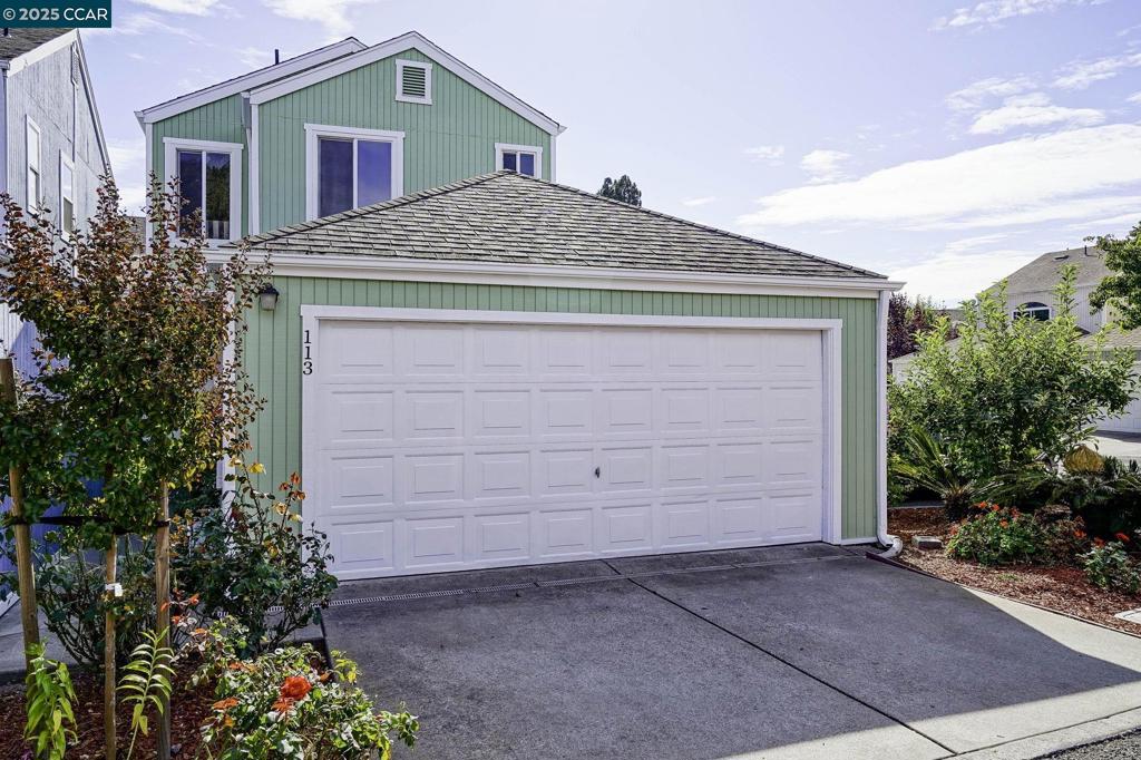 A property available for sale at 113 Woy Cir, Pinole, CA 94564.
