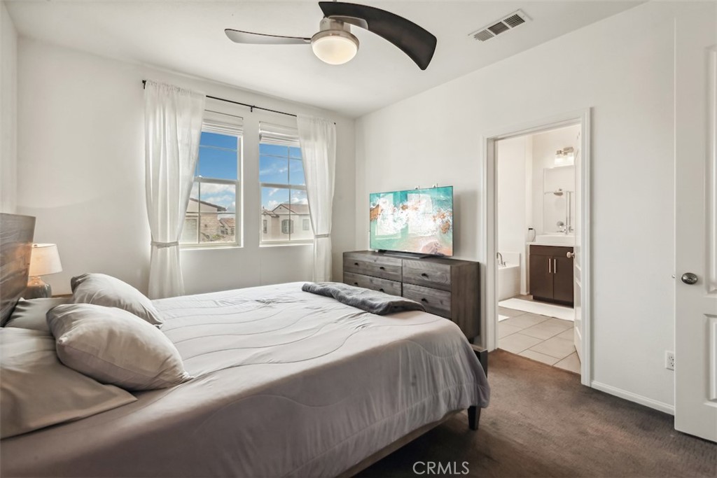 A property available for sale at 3000 E 19th Street 101, Signal Hill, CA 90755.