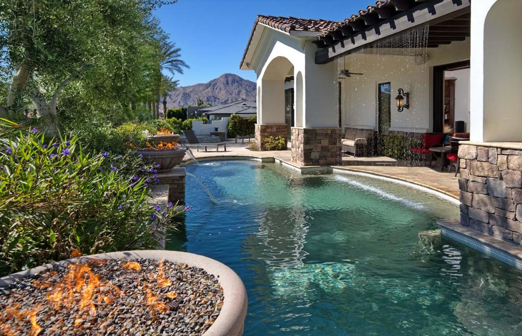 A property available for sale at 43312 Via Siena, Indian Wells, CA 92210.